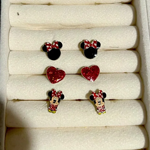 Minnie Mouse stud earring collection - Picture 3 of 3
